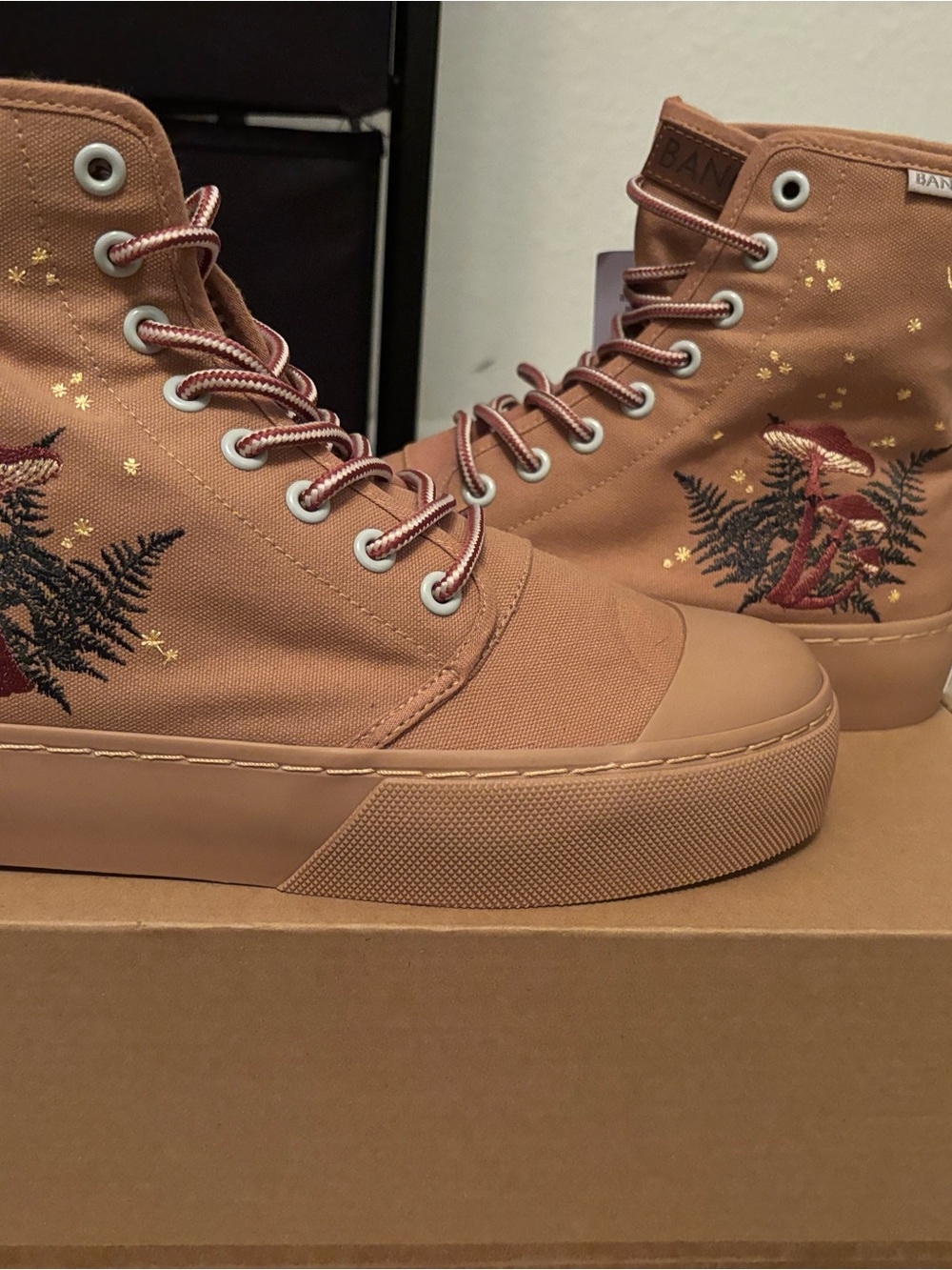 High-Top Embroidered Mushroom Canvas Sneakers - Tan